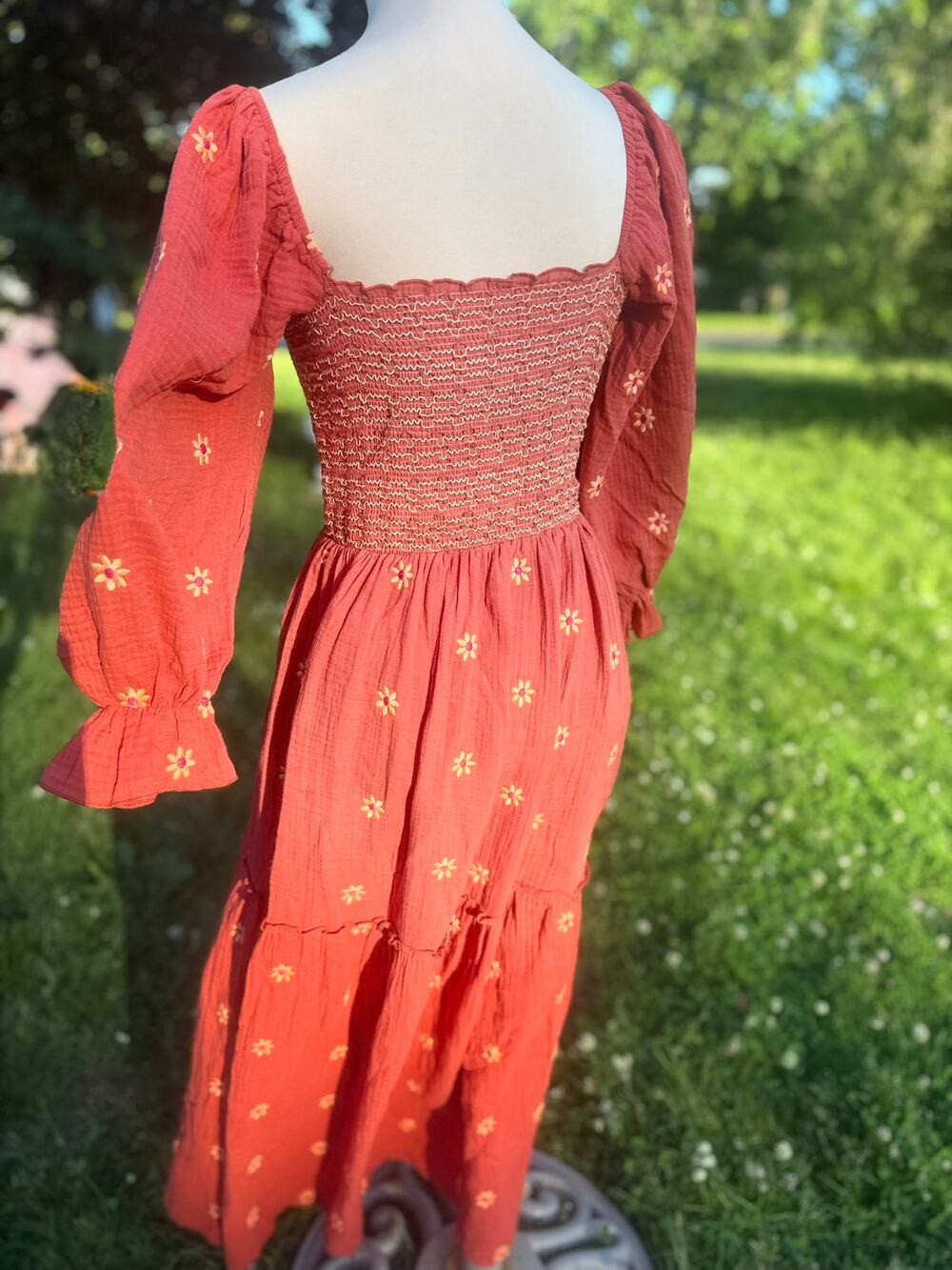 rust maxi dress with gigantic flared sleeves, elastic waist km ruffled bottom